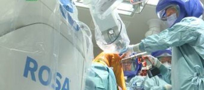 Robotchirurgie in ZOL zorgt voor sneller herstel bij knieprothese patiënten.